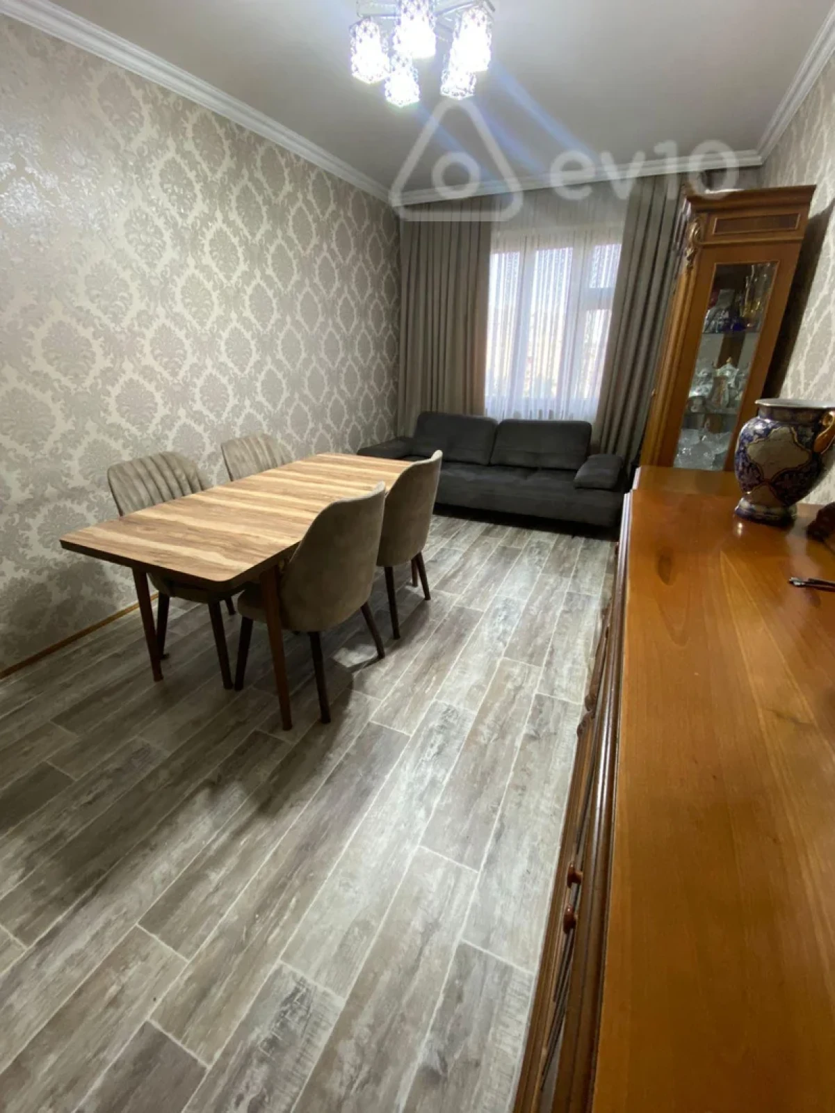 Kirayə verilir 2 otaqlı köhnə tikili 70 m²