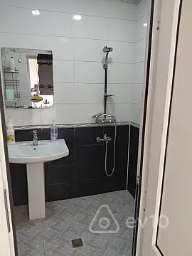 Kirayə verilir 3 otaqlı köhnə tikili 55 m²