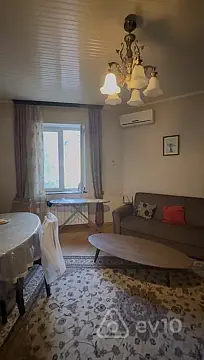 Kirayə verilir 3 otaqlı köhnə tikili 70 m²