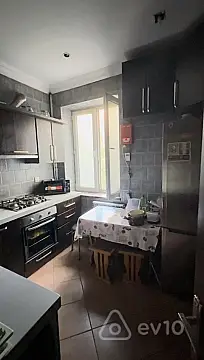 Kirayə verilir 3 otaqlı köhnə tikili 70 m²