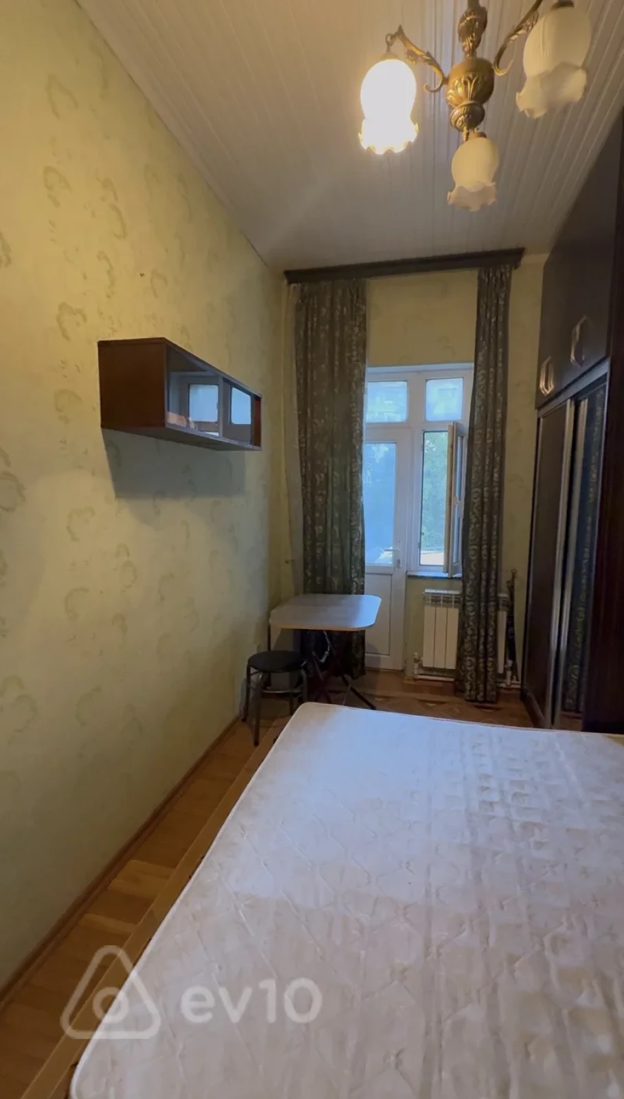 Kirayə verilir 3 otaqlı köhnə tikili 70 m²