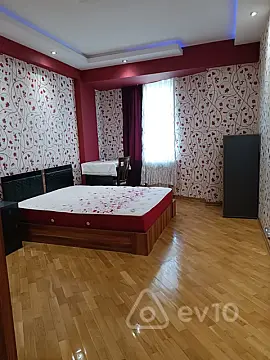 Kirayə verilir 3 otaqlı yeni tikili 100 m²