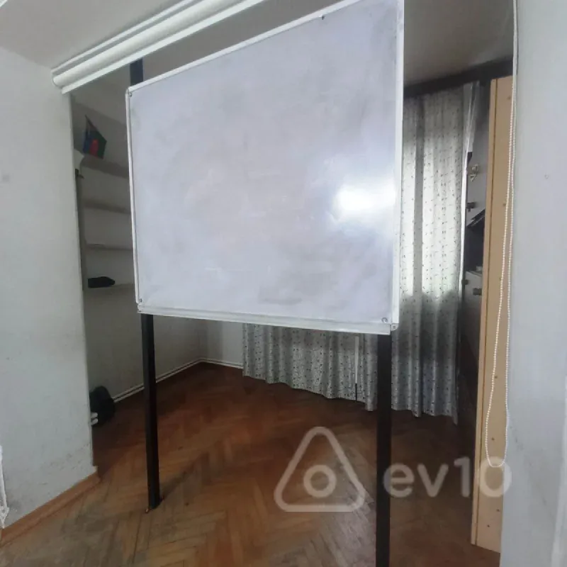 Kirayə verilir 3 otaqlı ofis 70 m²