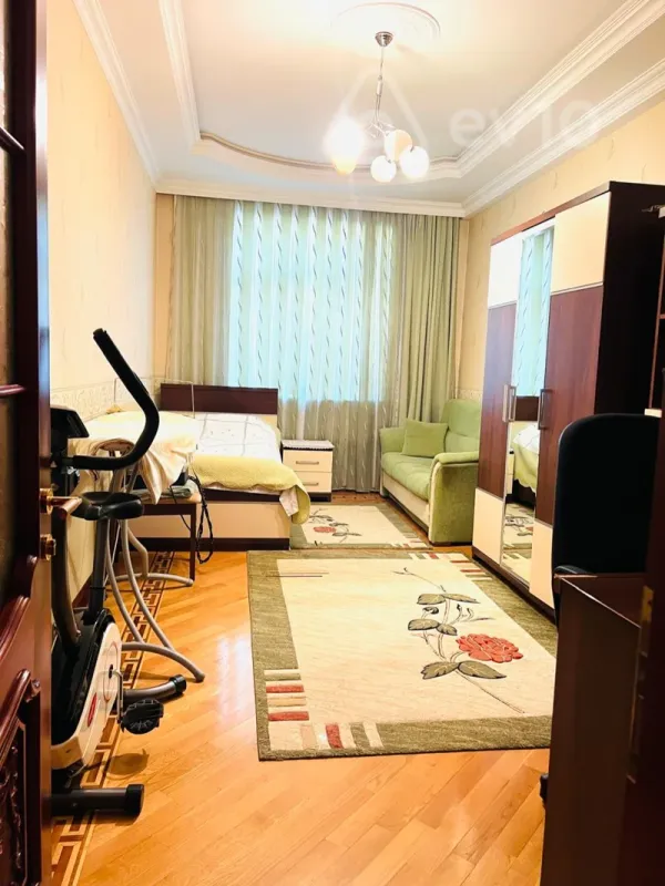 Satılır 4 otaqlı yeni tikili 153 m²