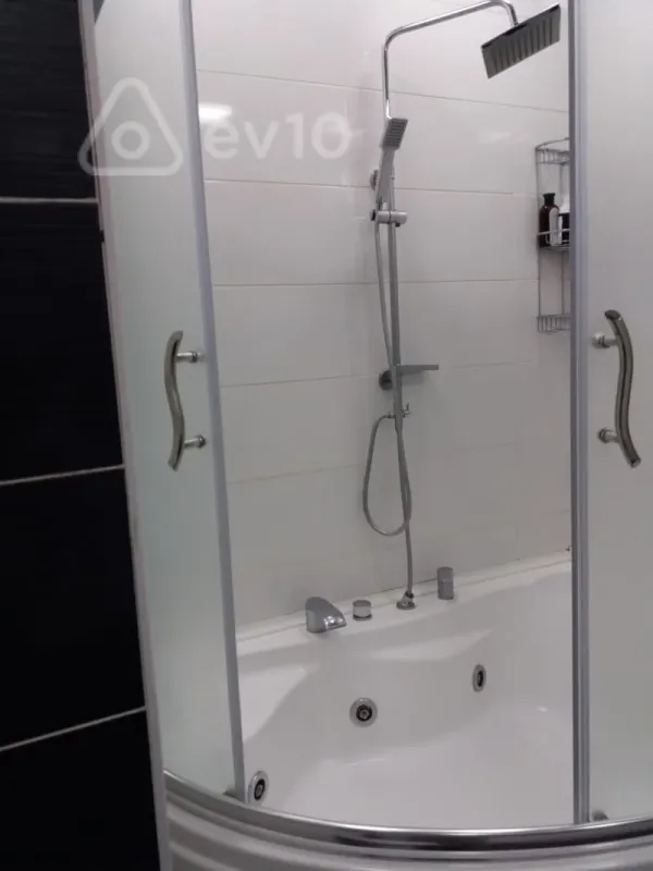 Kirayə verilir 3 otaqlı yeni tikili 100 m²