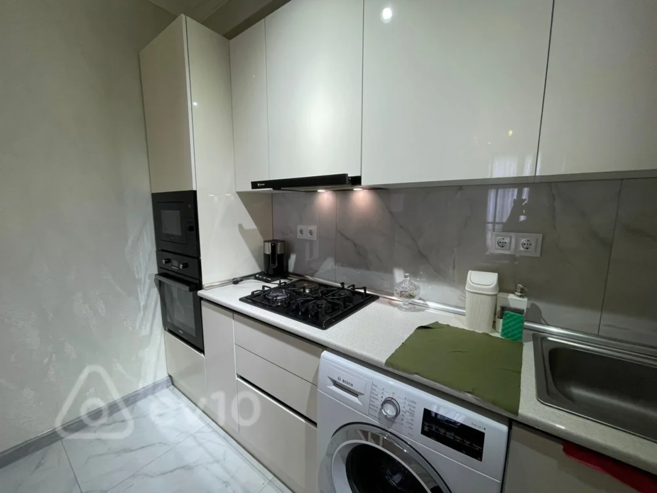 Kirayə verilir 2 otaqlı yeni tikili 70 m²