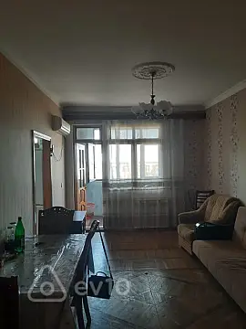 Kirayə verilir 2 otaqlı köhnə tikili 50 m²
