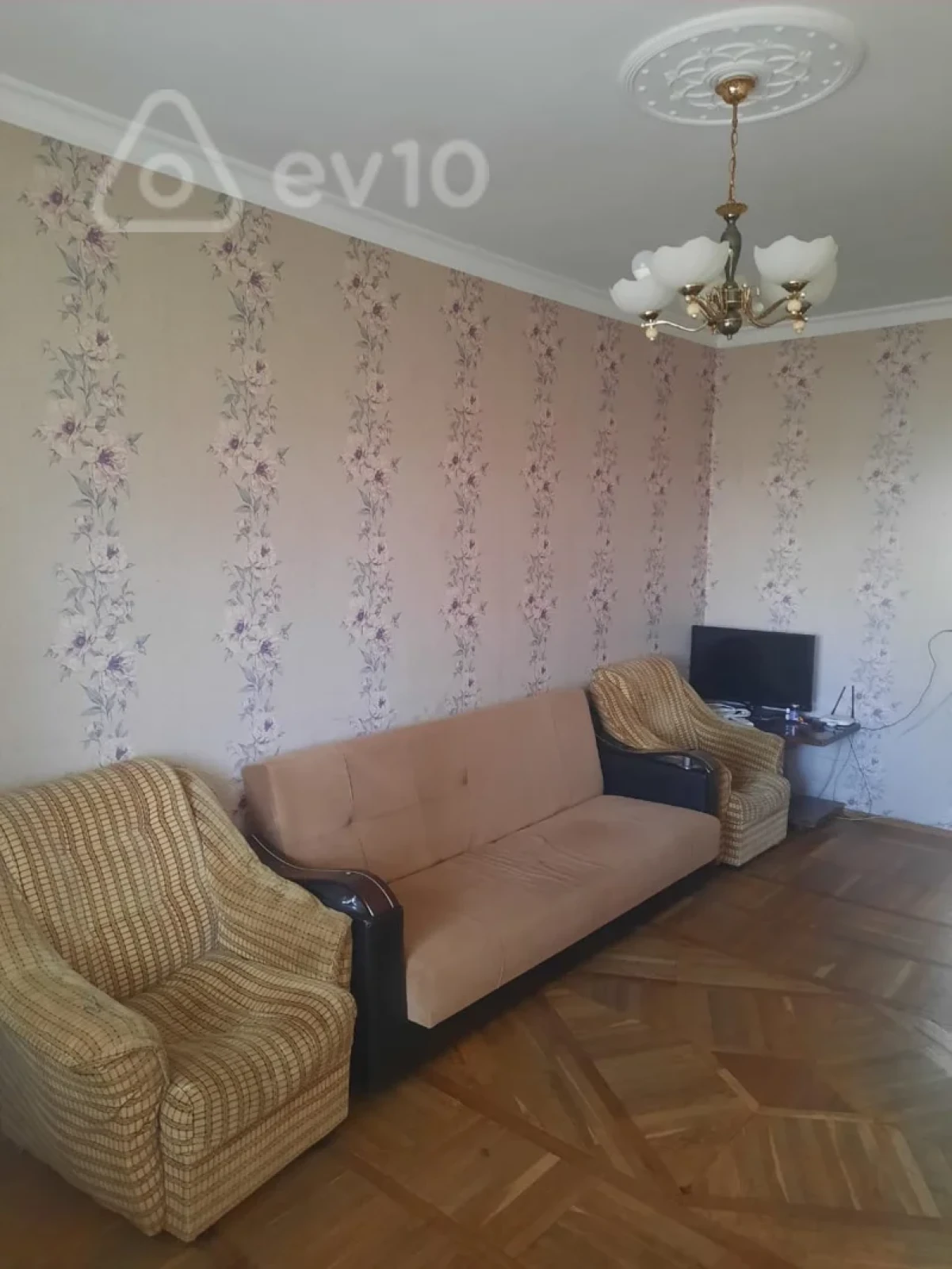 Kirayə verilir 2 otaqlı köhnə tikili 50 m²