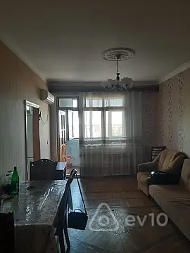 Kirayə verilir 2 otaqlı köhnə tikili 50 m²