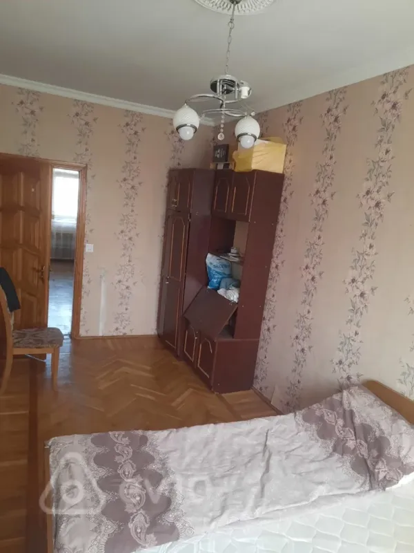 Kirayə verilir 2 otaqlı köhnə tikili 50 m²