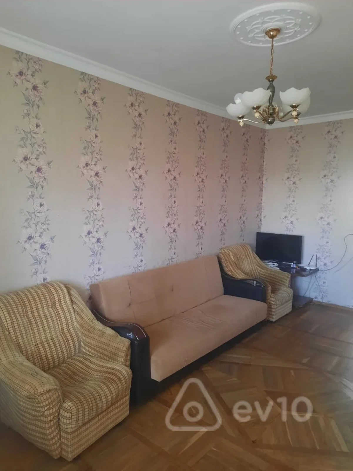 Kirayə verilir 2 otaqlı köhnə tikili 50 m²