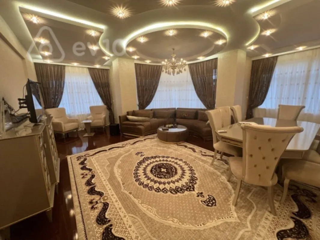 Satılır 4 otaqlı yeni tikili 220 m²