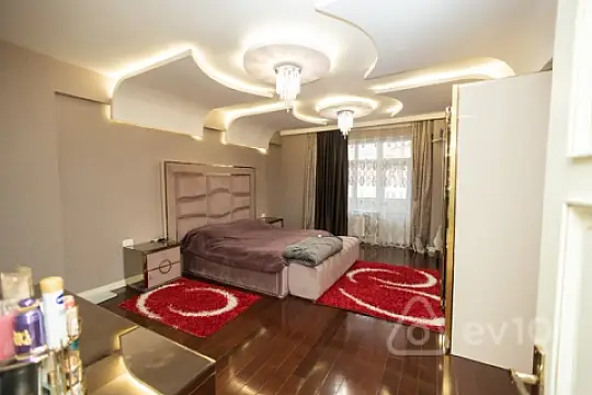 Satılır 4 otaqlı yeni tikili 220 m²