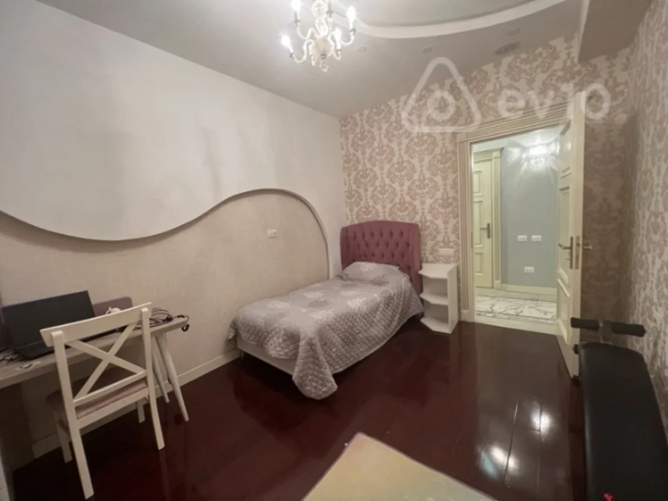 Satılır 4 otaqlı yeni tikili 220 m²