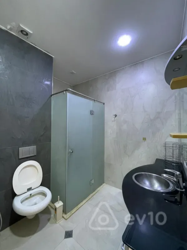 Kirayə verilir 4 otaqlı yeni tikili 220 m²