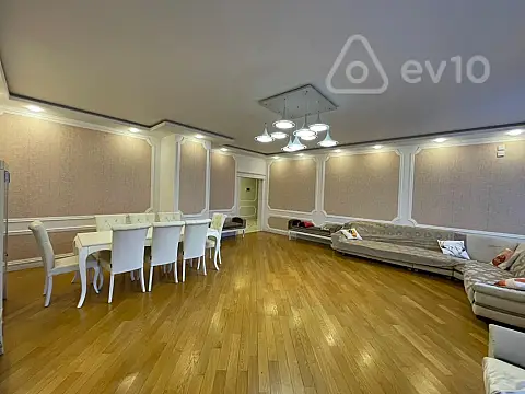 Kirayə verilir 4 otaqlı yeni tikili 220 m²