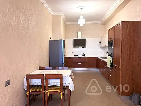 Kirayə verilir 2 otaqlı yeni tikili 125 m²