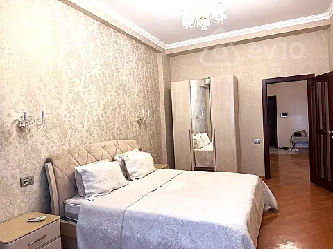 Kirayə verilir 2 otaqlı yeni tikili 125 m²