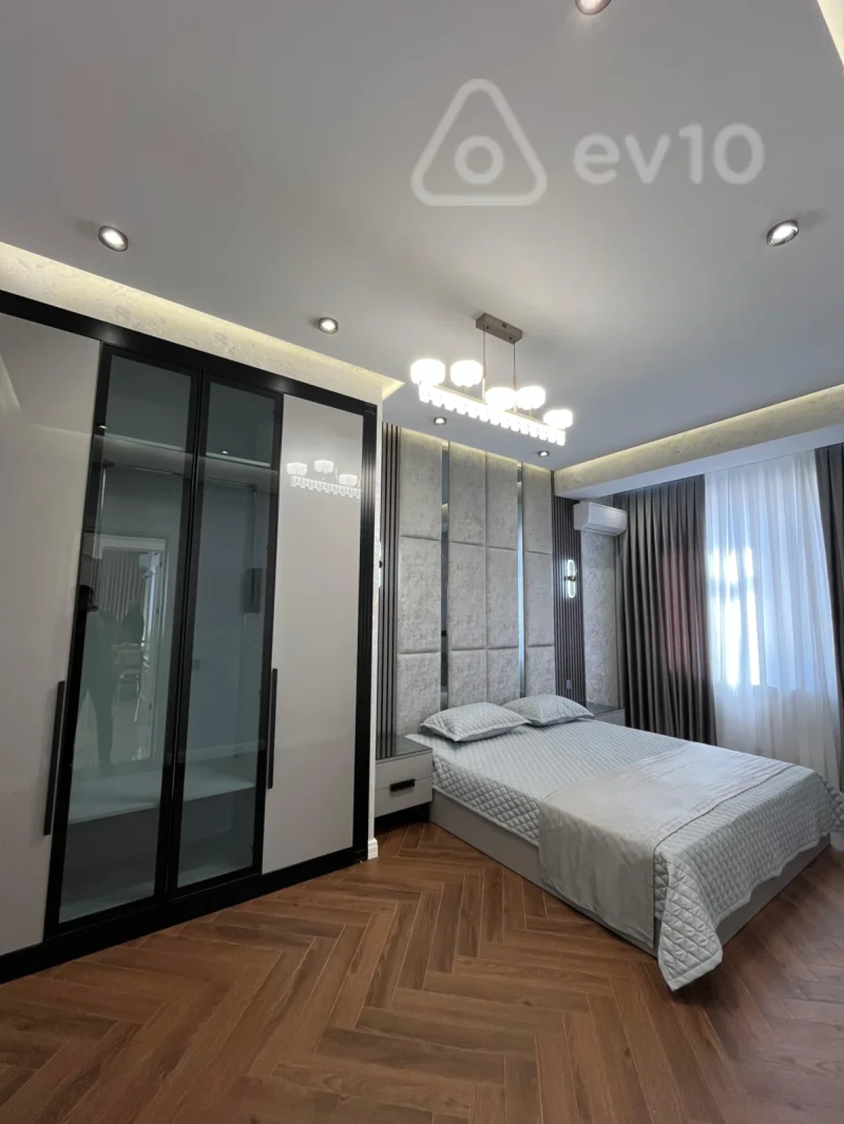 Satılır 3 otaqlı yeni tikili 140 m²
