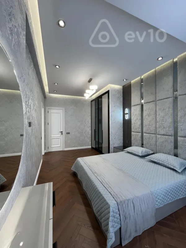 Satılır 3 otaqlı yeni tikili 140 m²