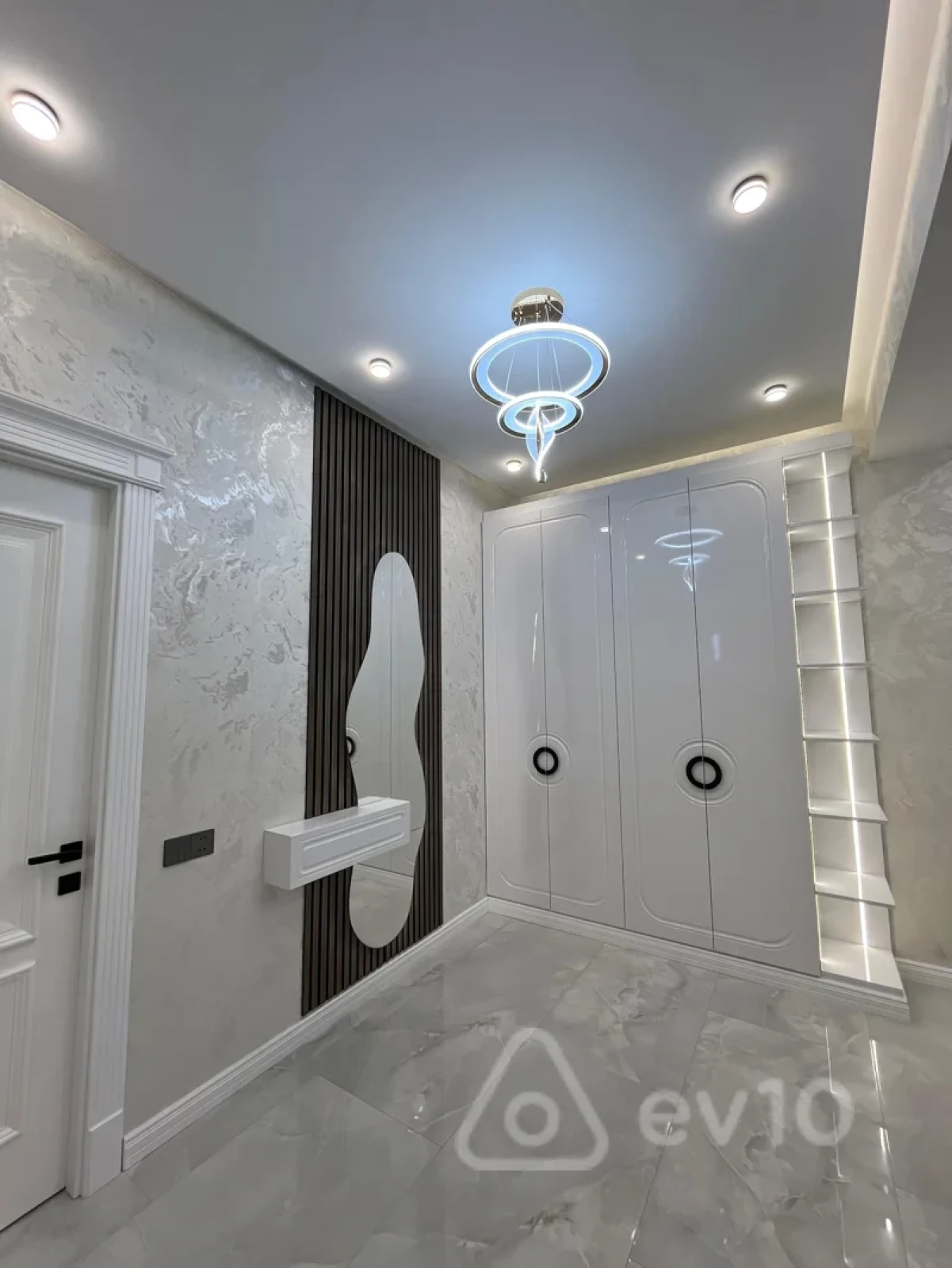 Satılır 3 otaqlı yeni tikili 140 m²