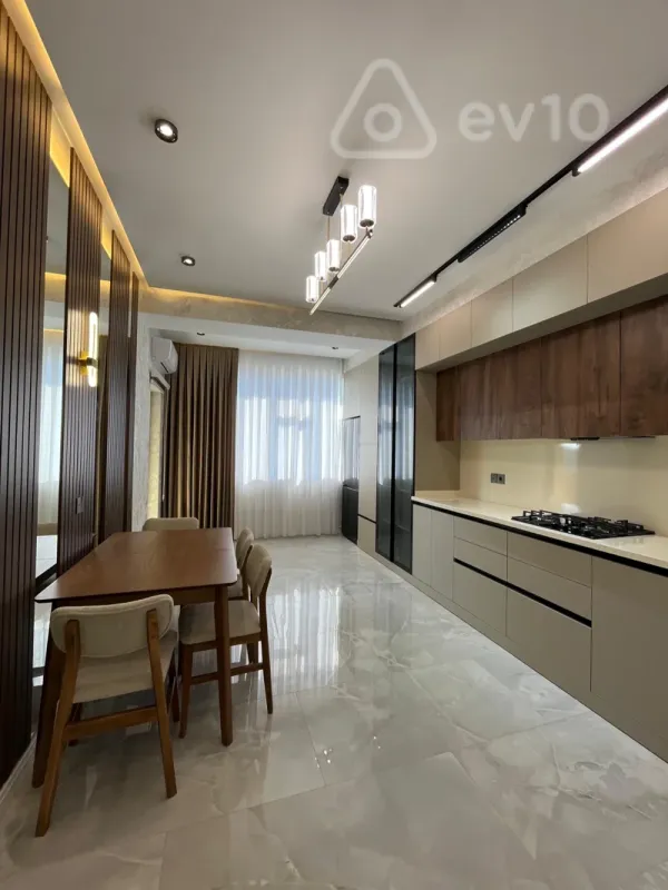 Satılır 3 otaqlı yeni tikili 140 m²