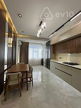 Satılır 3 otaqlı yeni tikili 140 m²