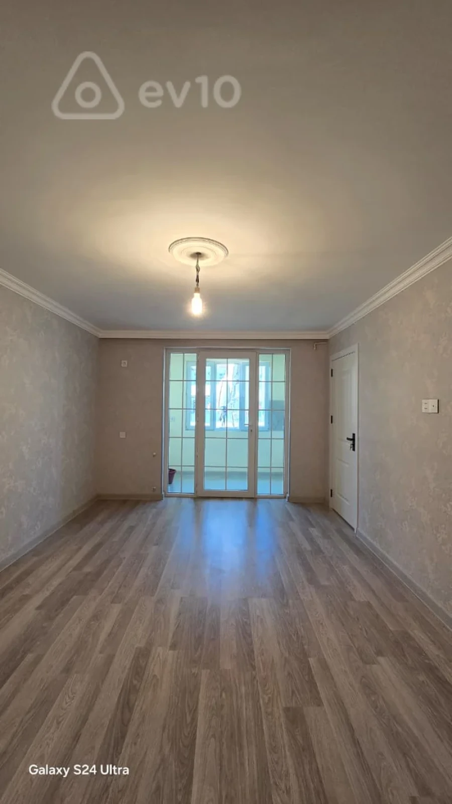 Satılır 2 otaqlı köhnə tikili 42 m²