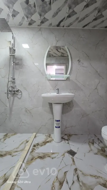Satılır 2 otaqlı köhnə tikili 42 m²