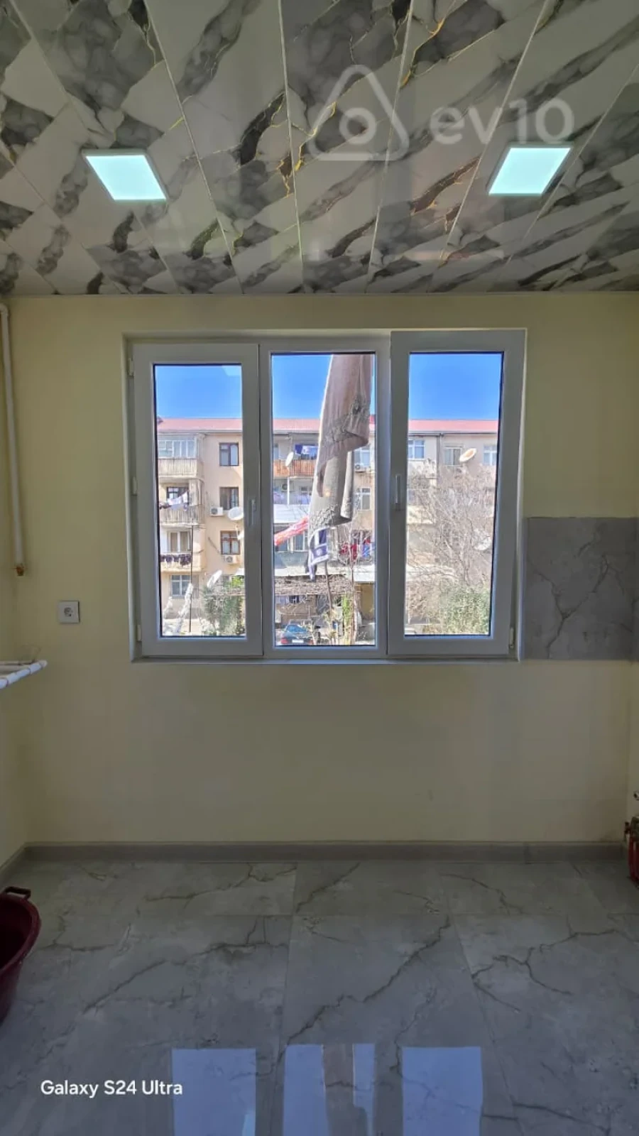 Satılır 2 otaqlı köhnə tikili 42 m²