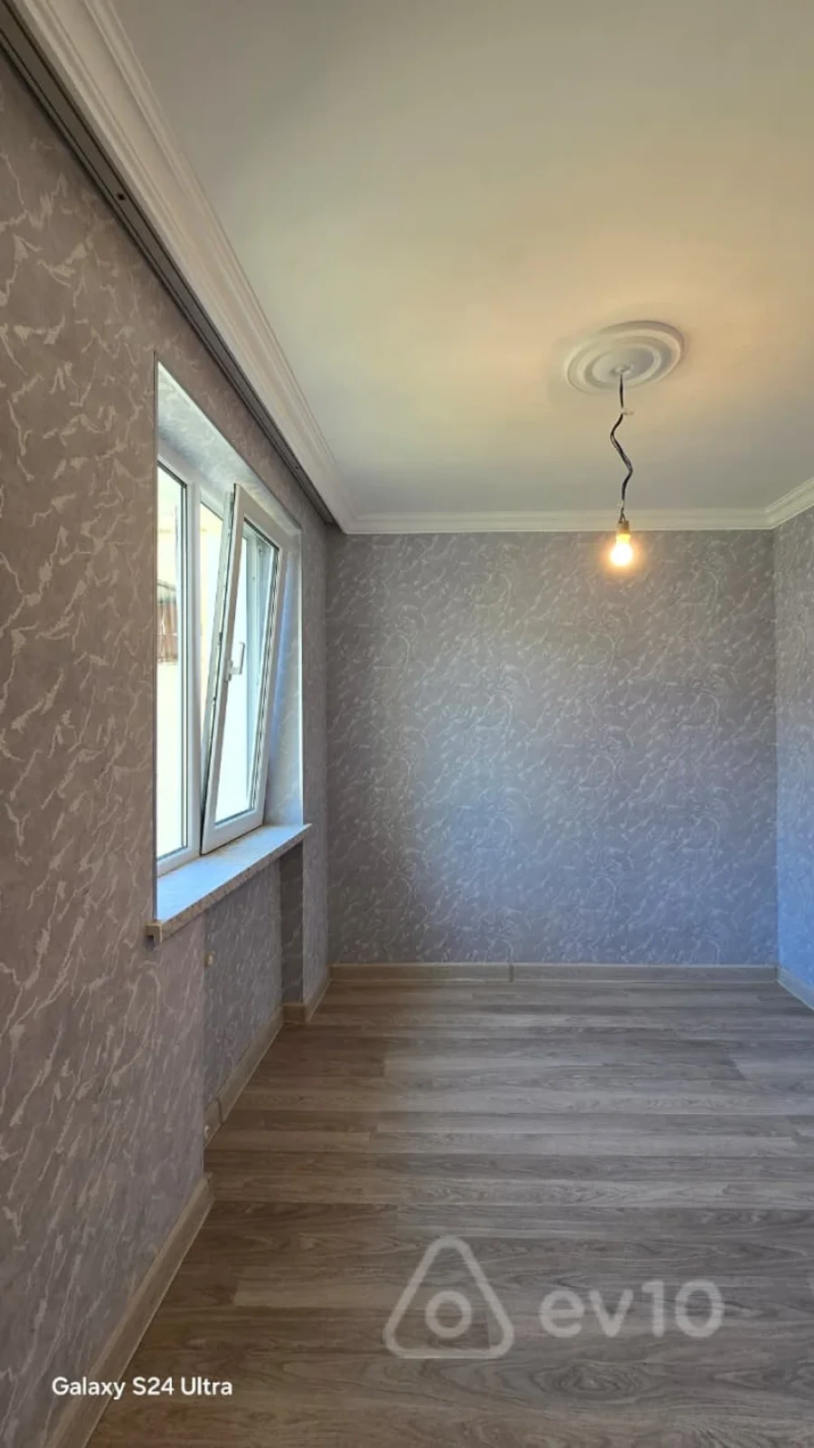 Satılır 2 otaqlı köhnə tikili 42 m²