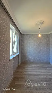 Satılır 2 otaqlı köhnə tikili 42 m²