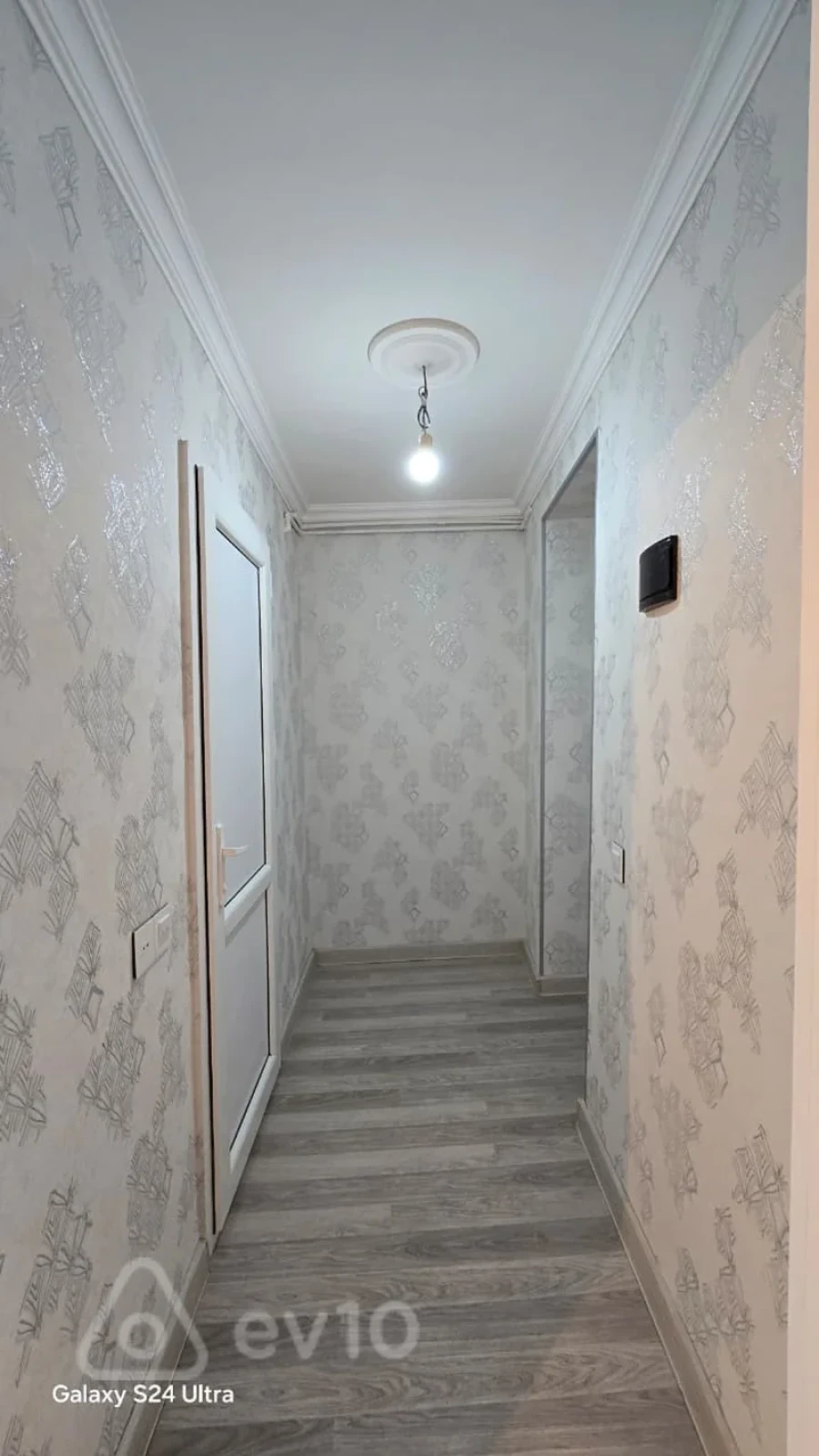 Satılır 2 otaqlı köhnə tikili 42 m²