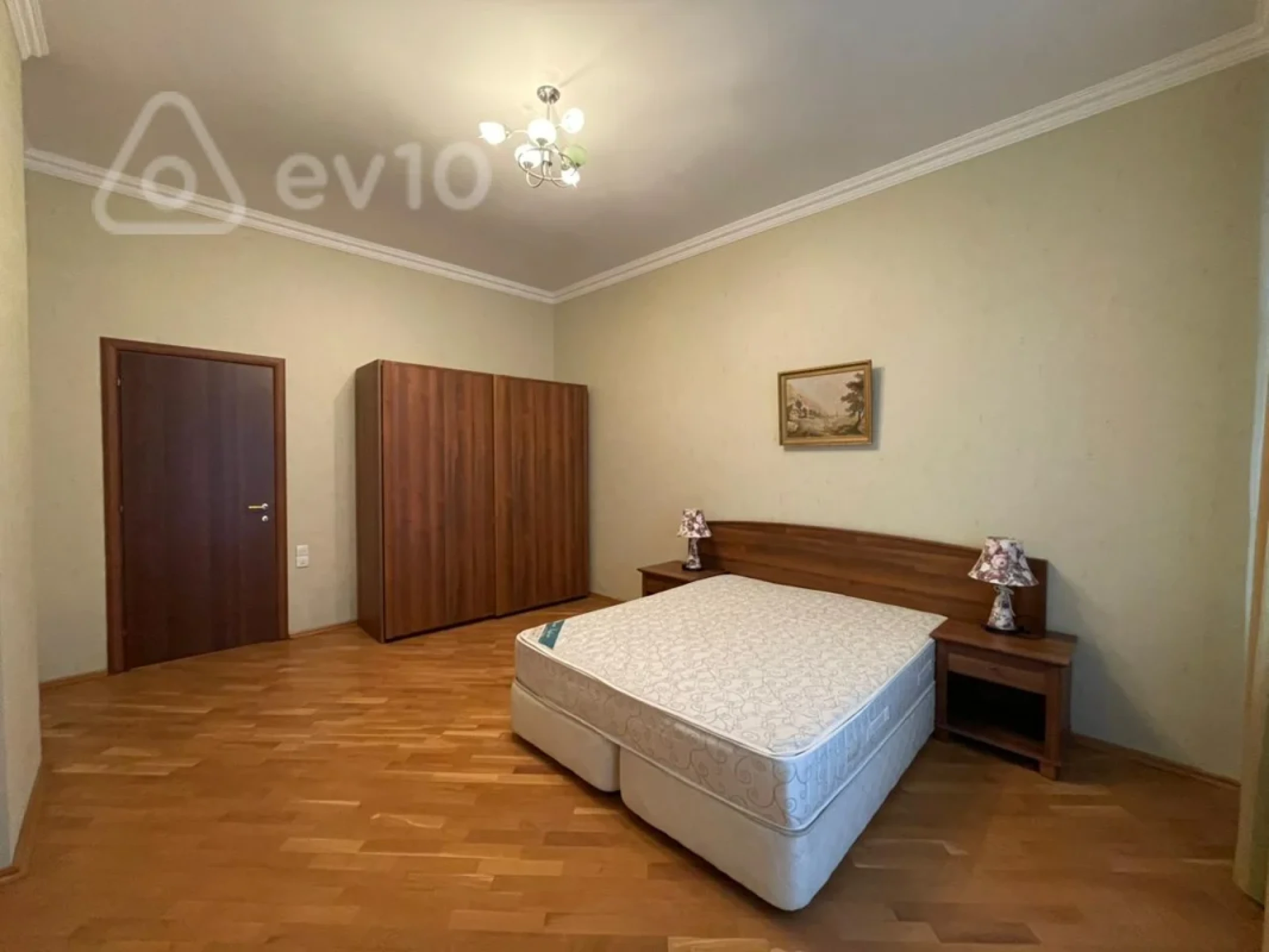 Kirayə verilir 4 otaqlı yeni tikili 200 m²