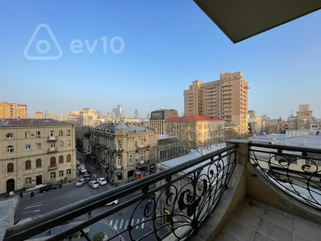 Kirayə verilir 4 otaqlı yeni tikili 200 m²