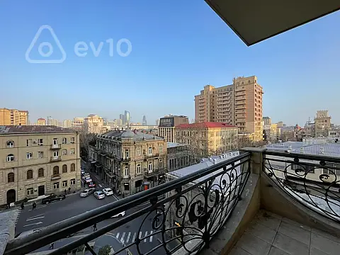Kirayə verilir 4 otaqlı yeni tikili 200 m²