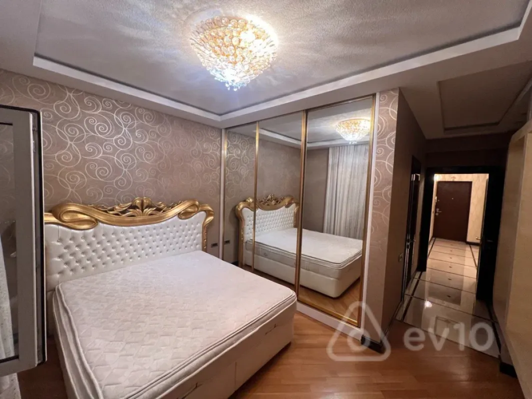 Kirayə verilir 3 otaqlı yeni tikili 100 m²