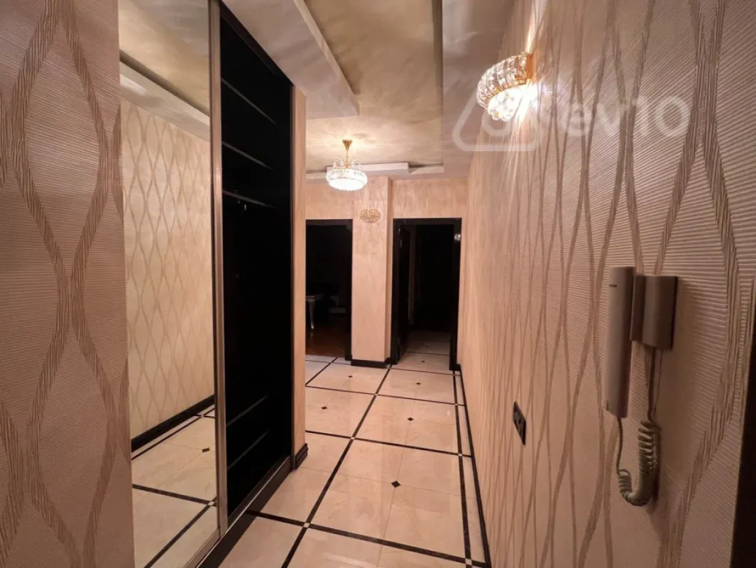 Kirayə verilir 3 otaqlı yeni tikili 100 m²