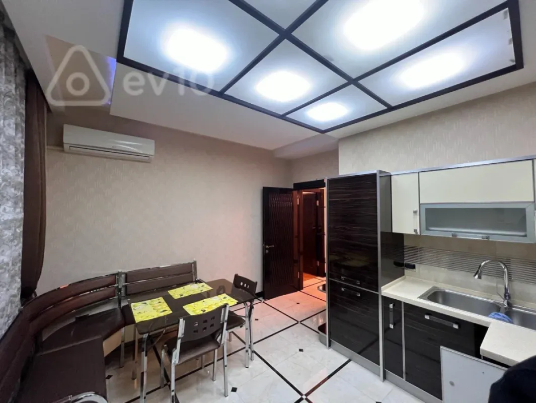 Kirayə verilir 3 otaqlı yeni tikili 100 m²