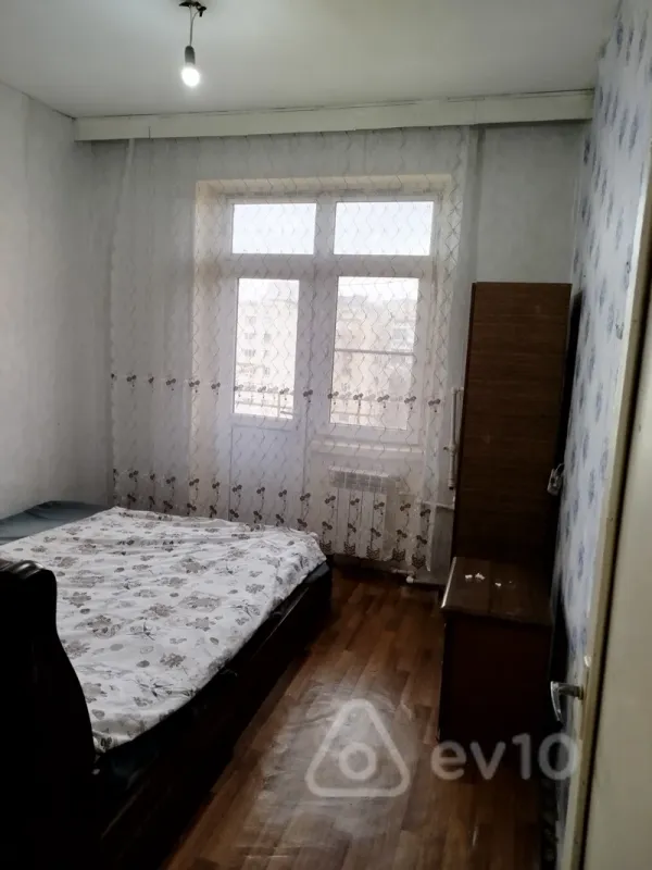 Kirayə verilir 3 otaqlı köhnə tikili 70 m²