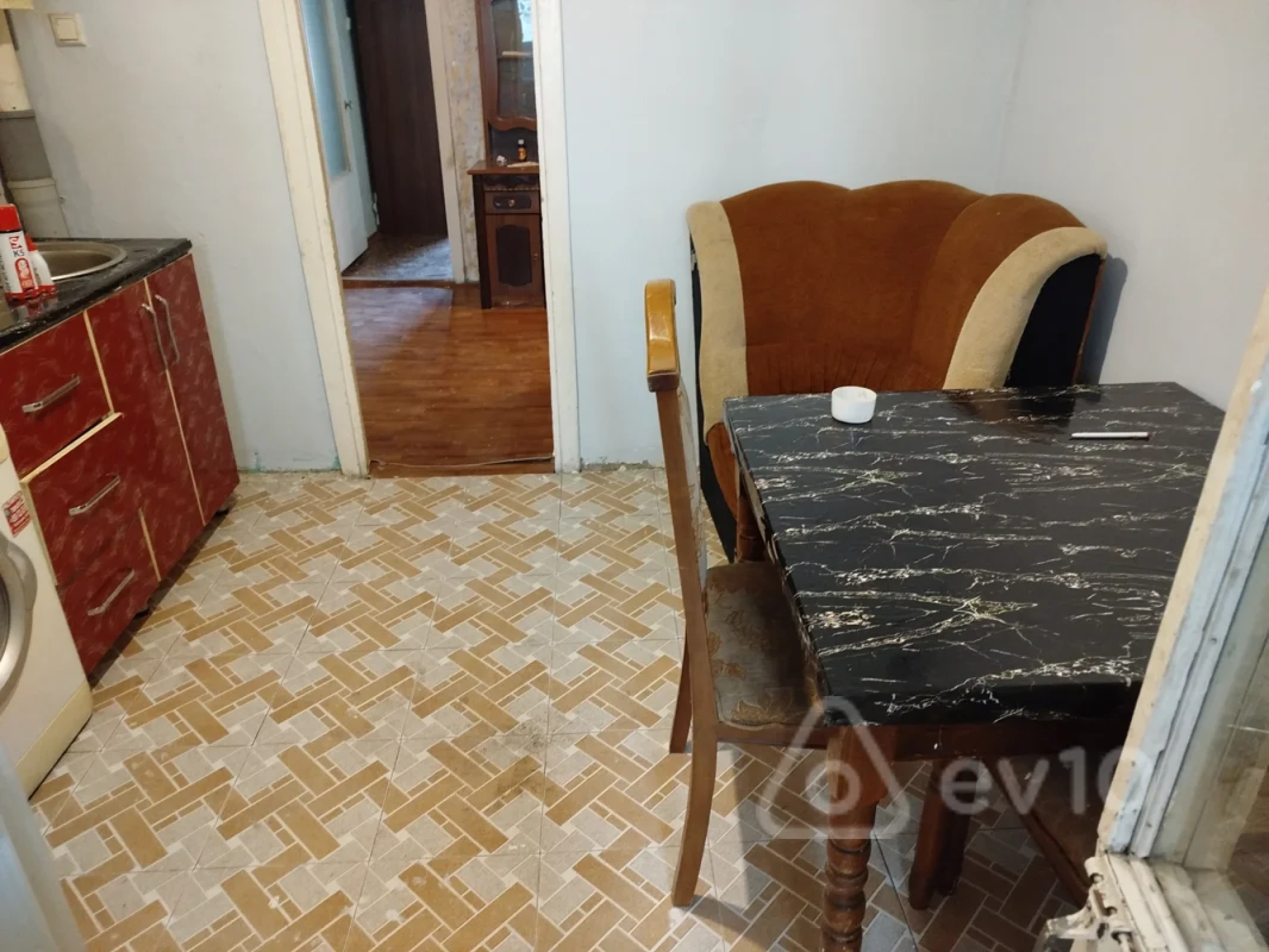 Kirayə verilir 3 otaqlı köhnə tikili 70 m²