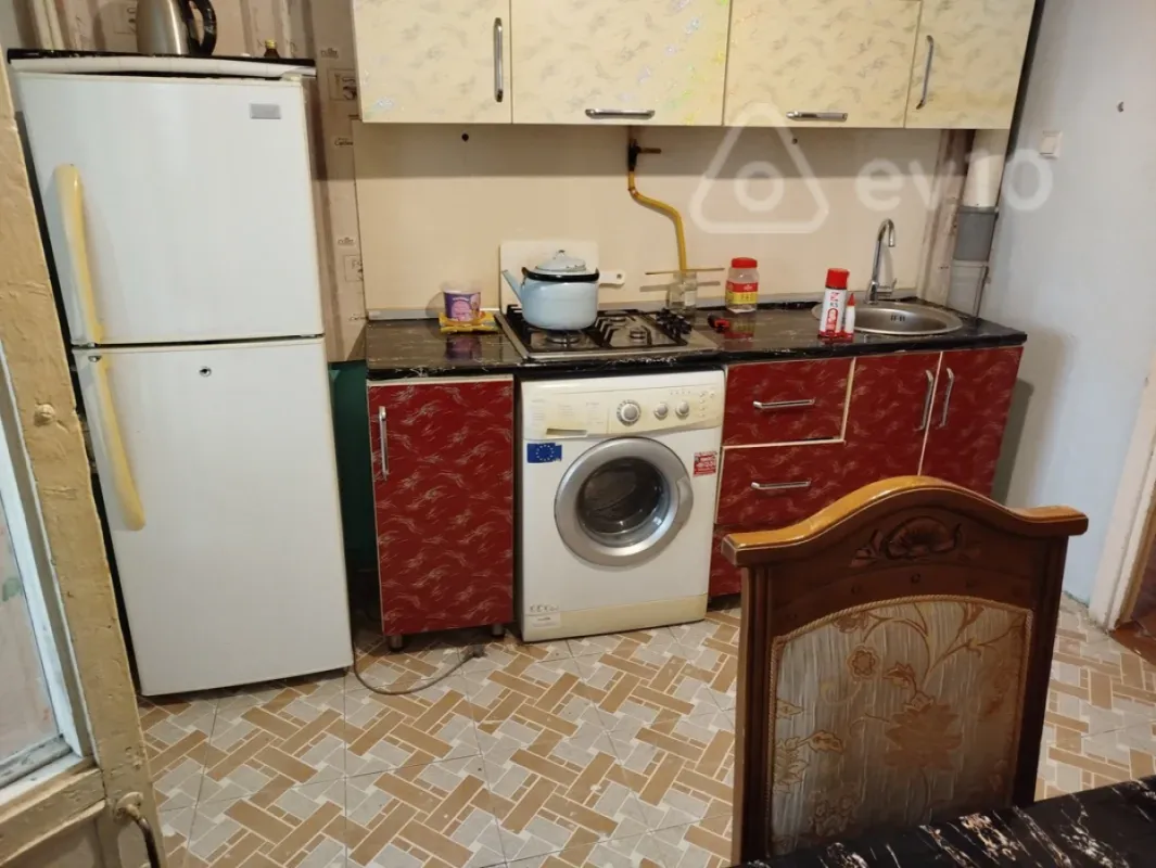 Kirayə verilir 3 otaqlı köhnə tikili 70 m²