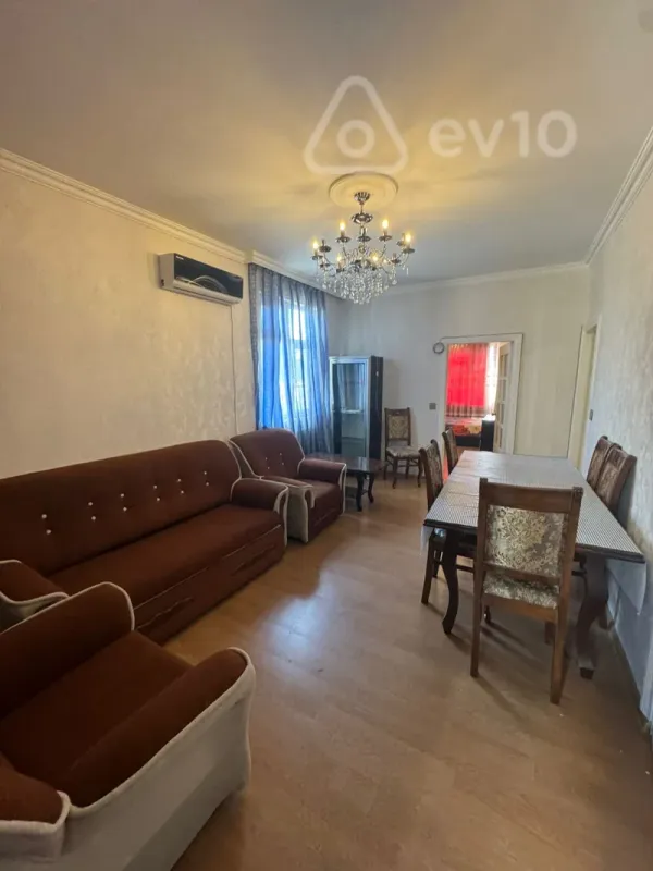 Kirayə verilir 3 otaqlı köhnə tikili 50 m²