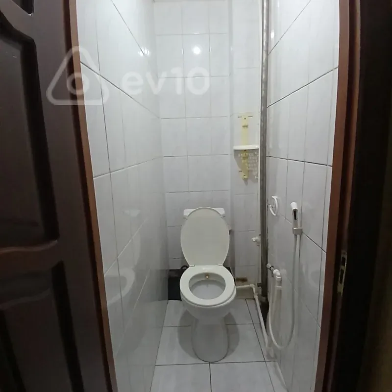 Kirayə verilir 2 otaqlı köhnə tikili 60 m²