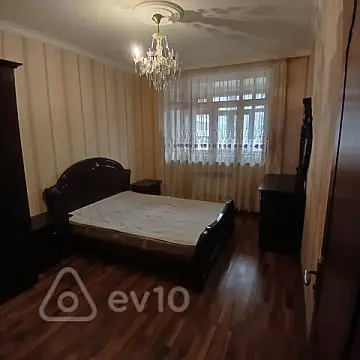 Kirayə verilir 2 otaqlı köhnə tikili 60 m²
