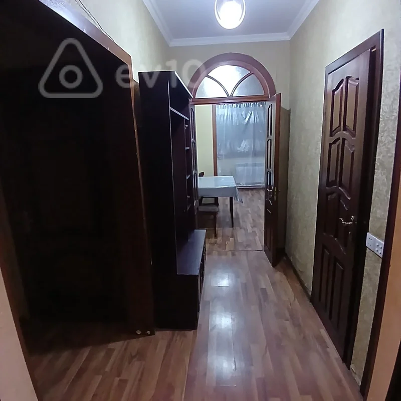 Kirayə verilir 2 otaqlı köhnə tikili 60 m²