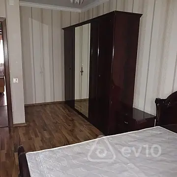 Kirayə verilir 2 otaqlı köhnə tikili 60 m²