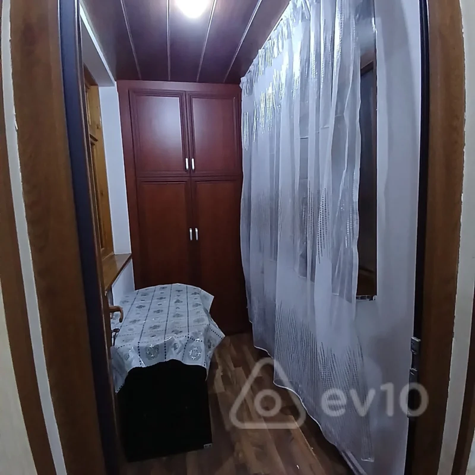 Kirayə verilir 2 otaqlı köhnə tikili 60 m²