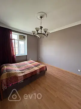 Kirayə verilir 2 otaqlı köhnə tikili 60 m²