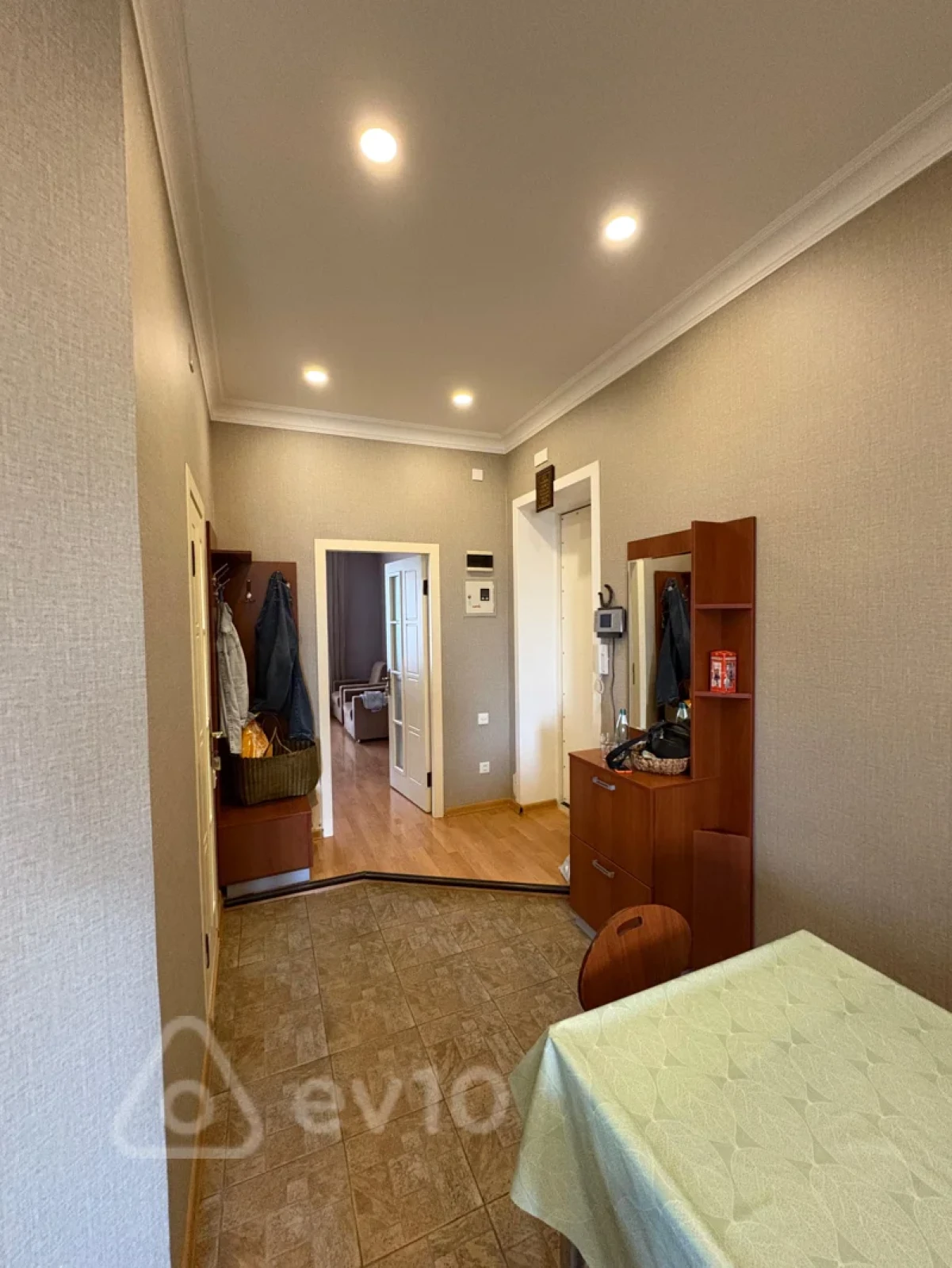 Kirayə verilir 2 otaqlı köhnə tikili 60 m²